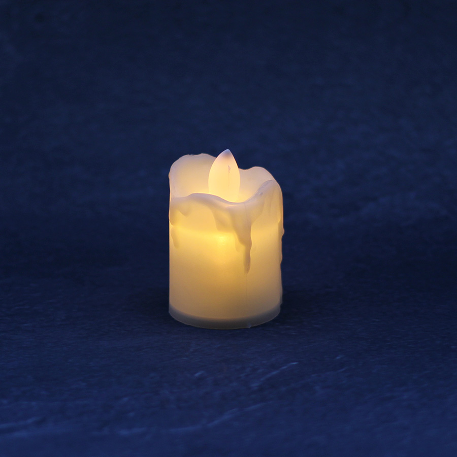 LED Stumpenkerze 4x6cm flackerndes Licht